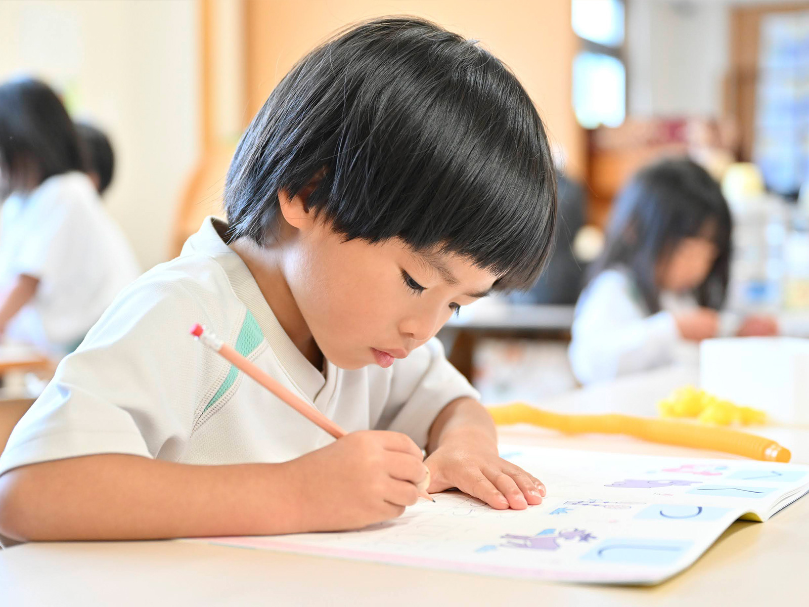 遊びながら学ぶ、ことば・⽂字・数